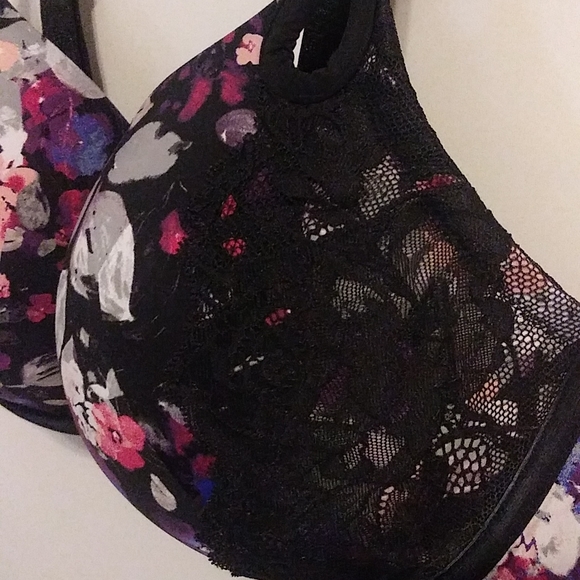 Torrid - Picture 2 of 5